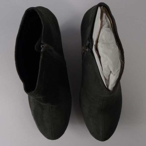 🆕 Michael Antonio Cane Grey Suede Wedge Bootie - Picture 5 of 10